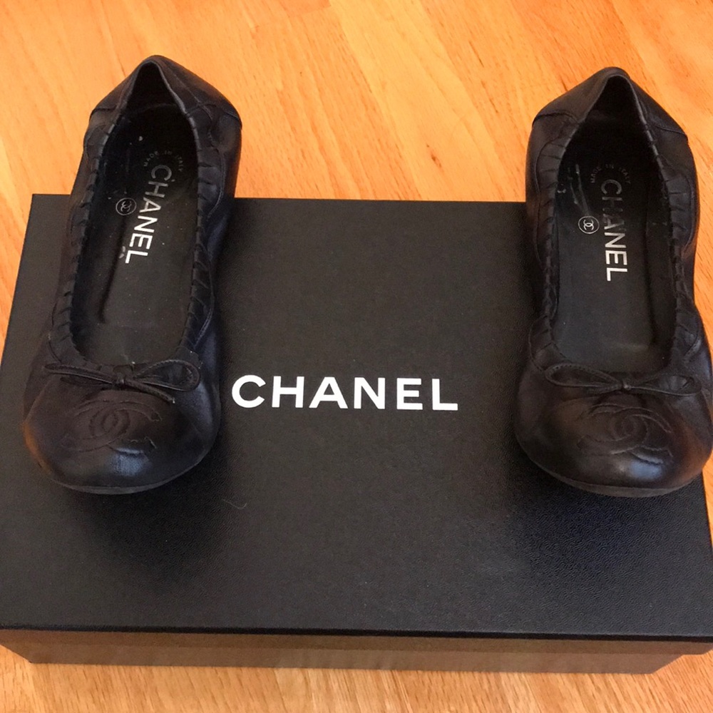 AUTHENTIC CHANEL FLATS